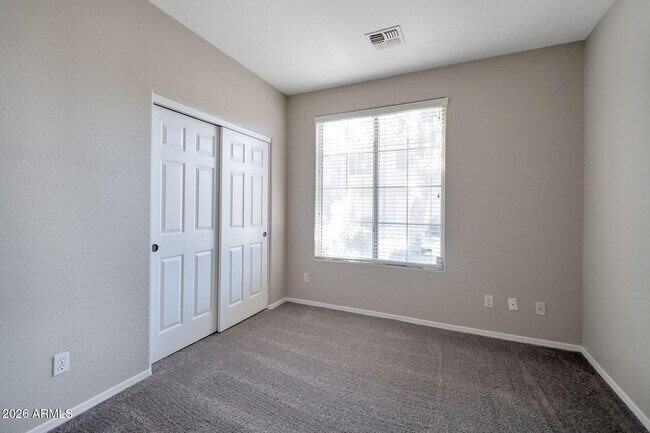Building Photo - 1633 E Lakeside Dr