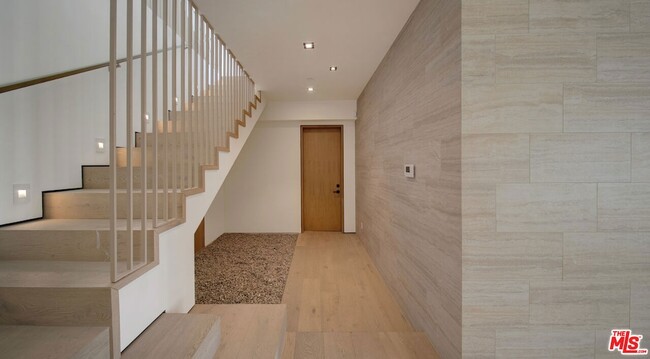 Building Photo - 8765 Hollywood Blvd