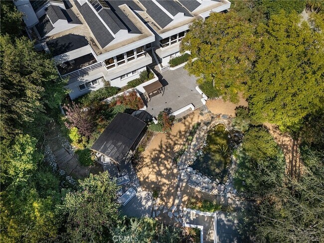 Building Photo - 31561 Peppertree-Bend