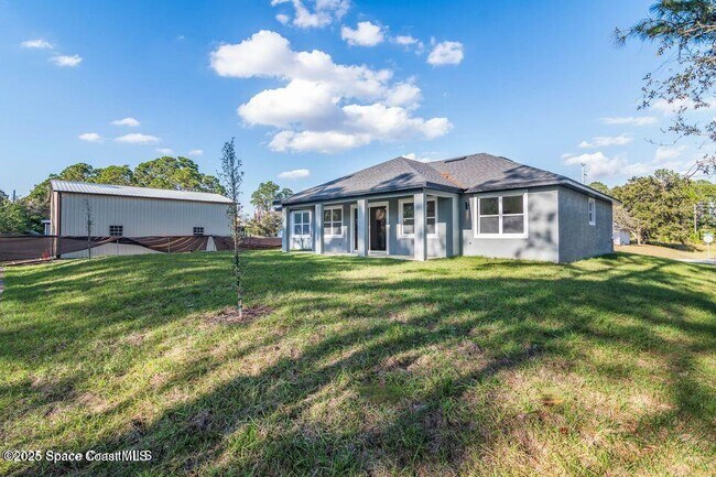 Building Photo - 1398 Saxony Rd SW