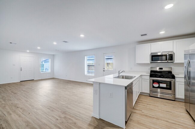 Building Photo - 8907 Estes Lks Dr