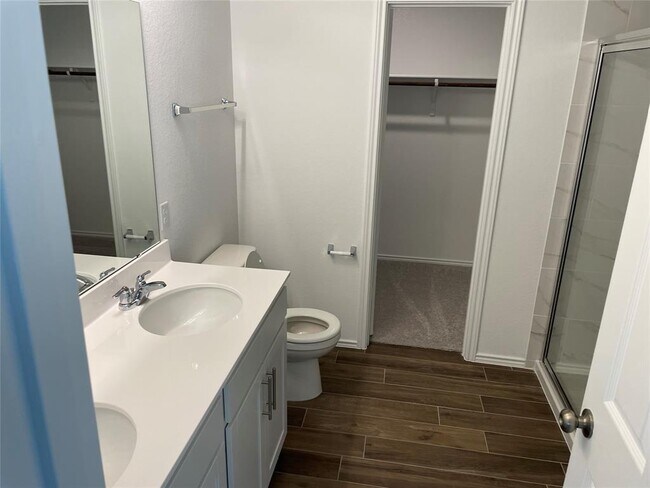 Building Photo - 252 Redonda Dr