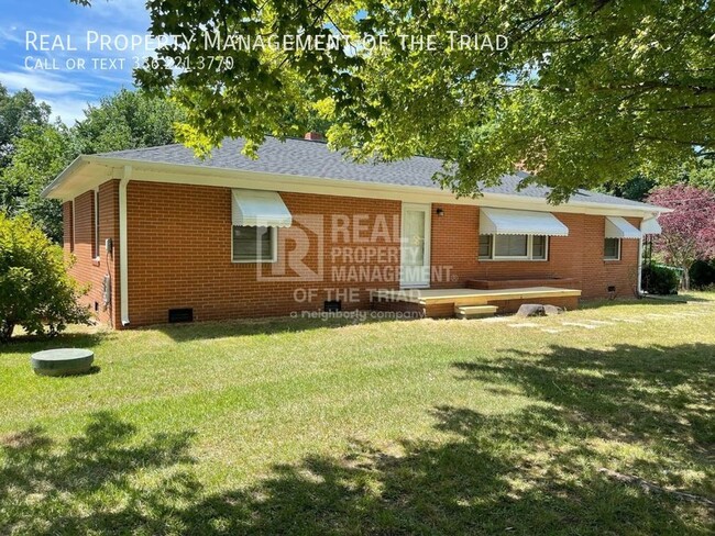 Primary Photo - Recently Updated 3-Bed, 2-Bath Home in Hig...