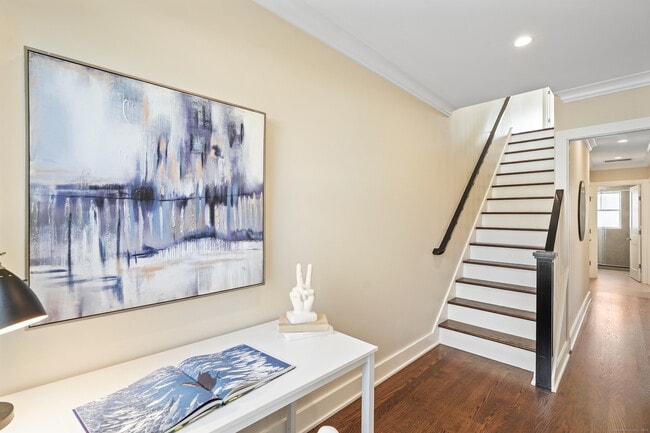 Building Photo - 31 East Ave