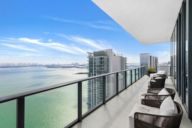 Building Photo - 480 NE 31st St