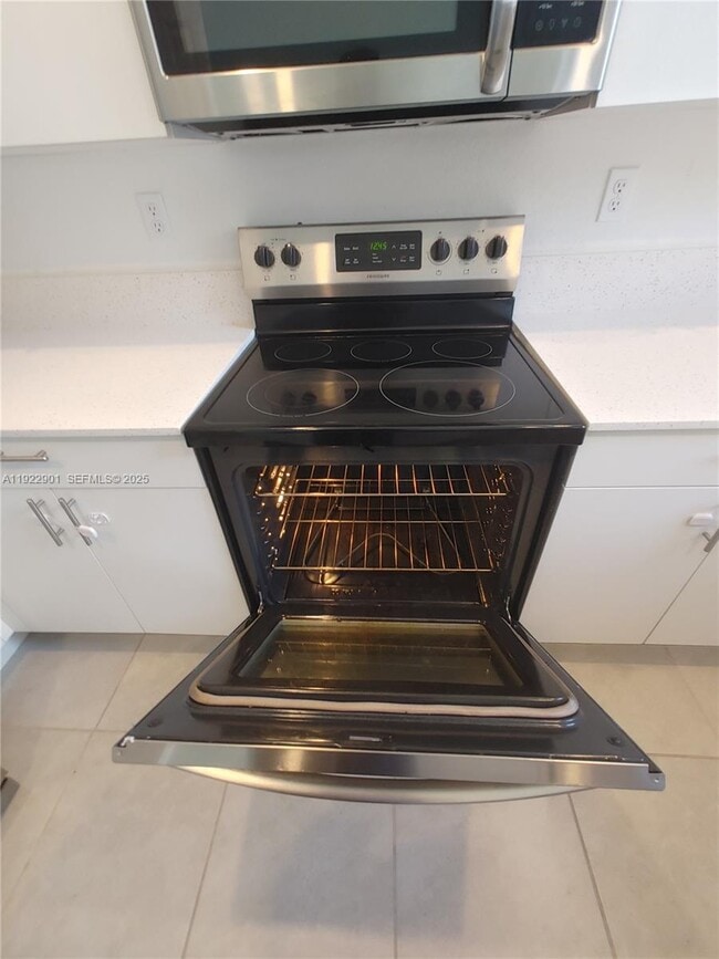 Building Photo - 1766 SE 26th Rd