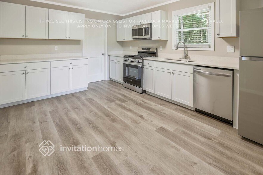 Building Photo - 3035 Kingston Ct