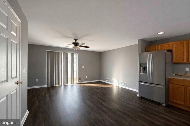 Building Photo - 107 Jamestown Blvd