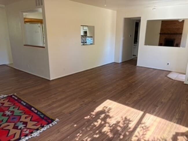Building Photo - Cozy, West Sedona home with large fenced b...
