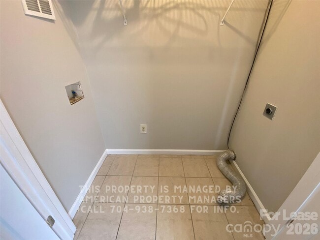 Building Photo - 501 Martin Cir