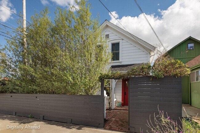 Building Photo - Elegant, Light-Filled Furnished Alameda Home with Indoor-Outdoor Living