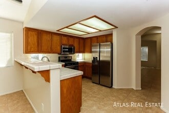 Building Photo - 5408 Ravana Ave