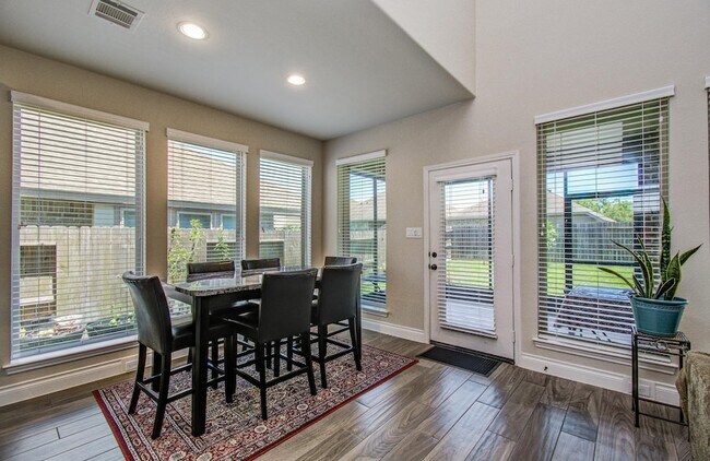 Building Photo - 10838 Bouldin Creek