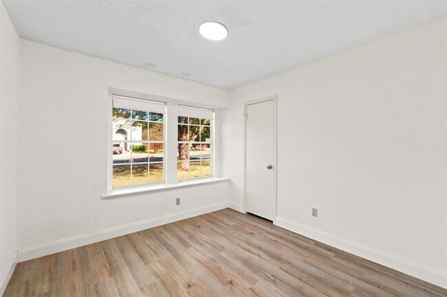 Building Photo - 12501 Fallen Tower Ln