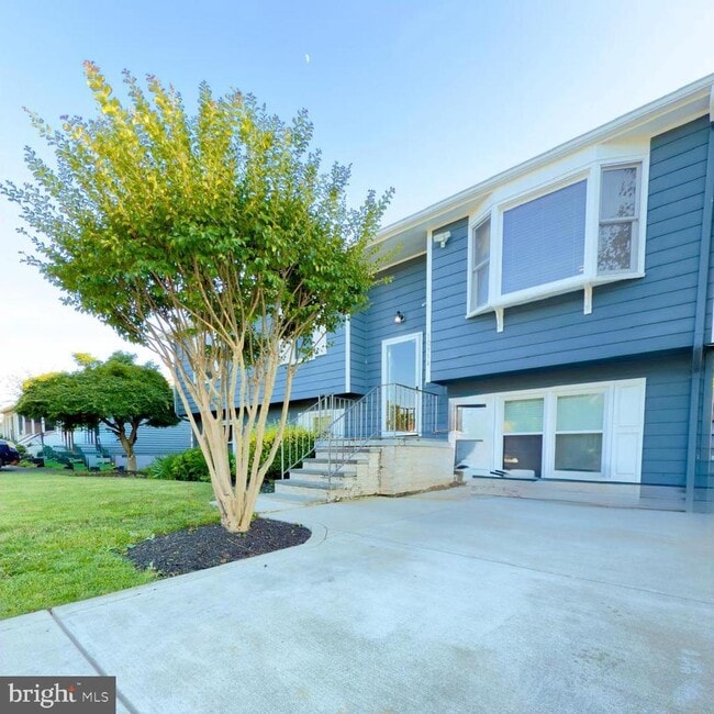 Building Photo - 10954 Blake Ln