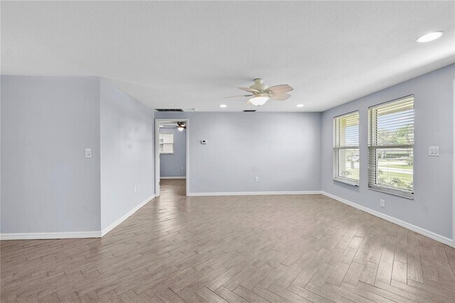 Building Photo - 4612 8th St Ct E