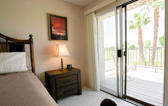 Building Photo - Lakeside Golf Course Retreat in Cathedral ...