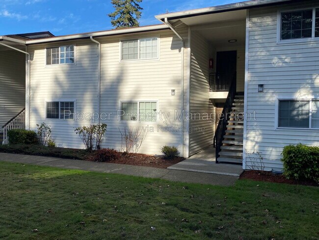 Building Photo - 2301 S 74th St
