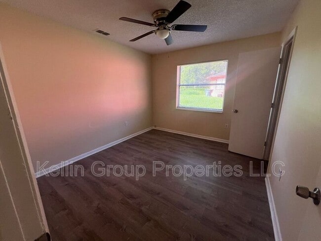 Building Photo - 858 Fox Lake Dr