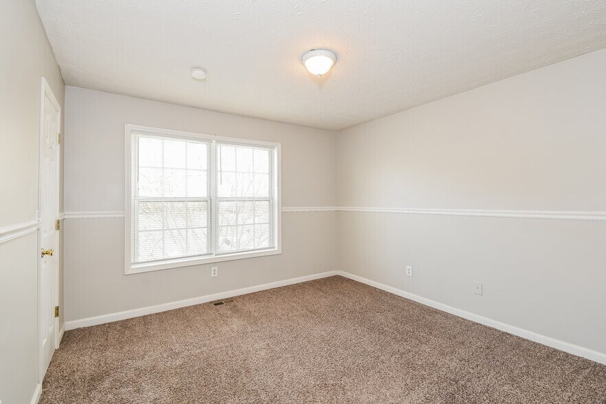 Building Photo - 2217 Baker Carter Dr