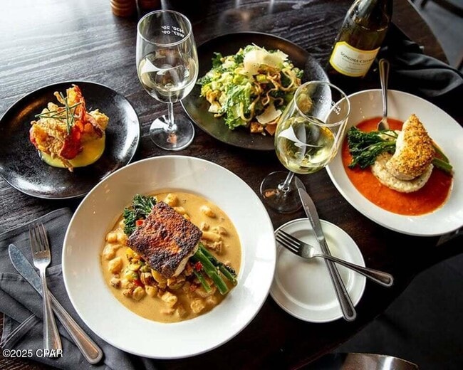 Building Photo - 6905 Thomas Dr