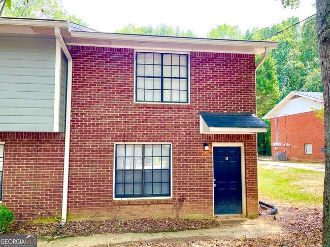 Primary Photo - 145 Meadowbrook Ct