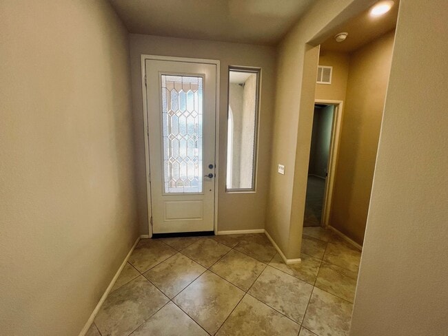 Building Photo - Gorgeous 2 bedroom and 2 bathroom home in ...