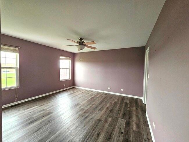 Building Photo - 306 Parkside Dr