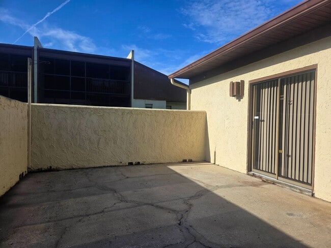 Building Photo - Beautiful 2 Bedroom 2 Bathroom Unit in Wil...
