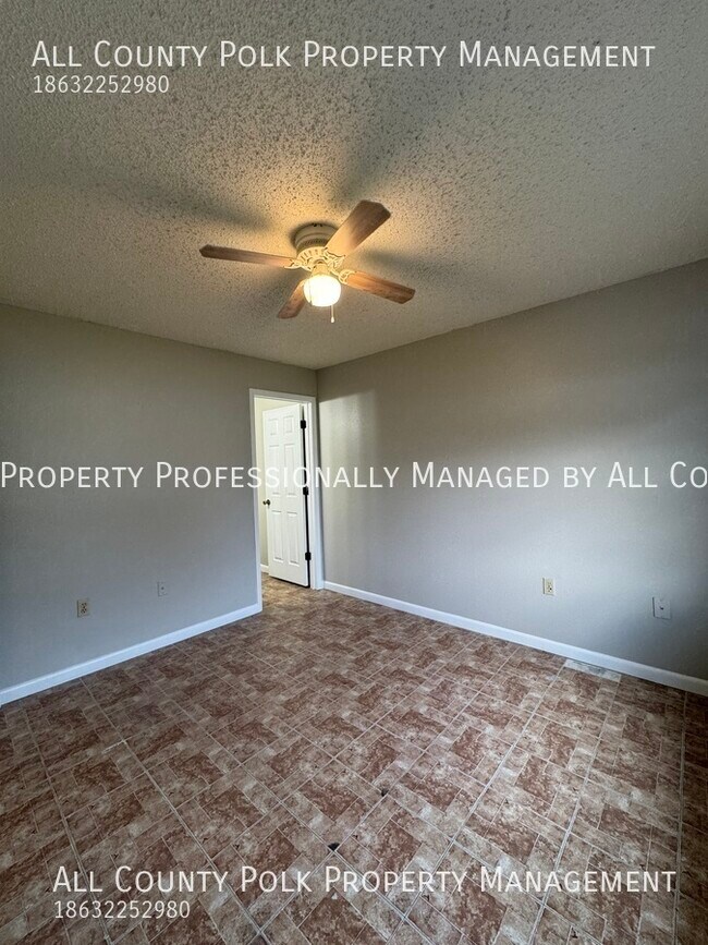 Building Photo - Excellent 2 Bedroom Duplex in Lakeland for...