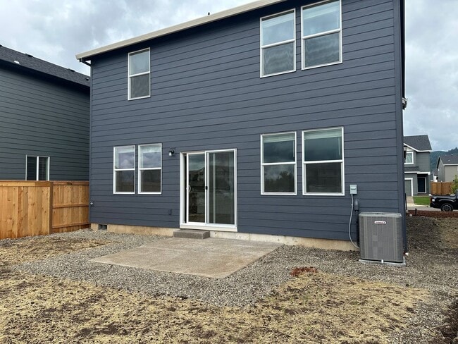 Building Photo - Brand new 4 bedroom 2.5 bathroom house!