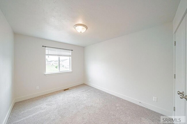 Building Photo - 651 S 2400 W