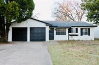 Building Photo - 1511 Laurel Ln