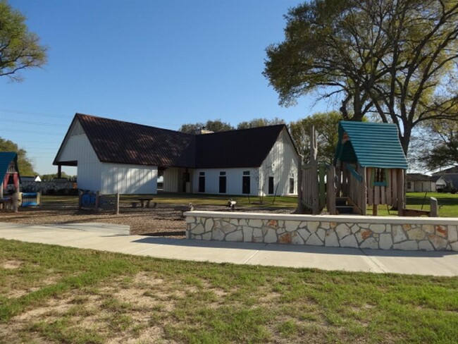 Building Photo - 17914 Grassy Prairie Dr
