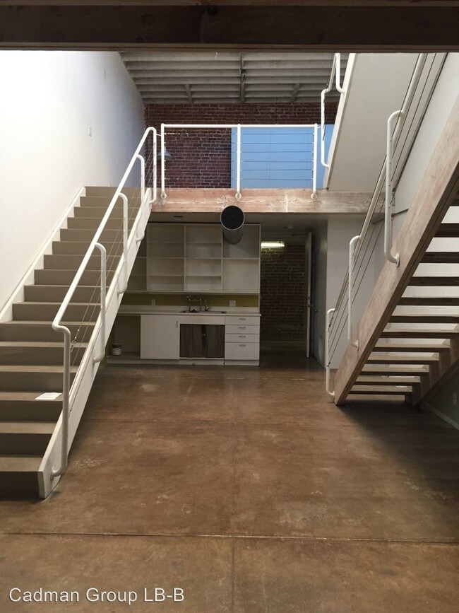 Building Photo - 946-950 Daisy Ave