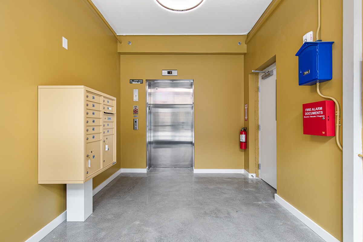 Building Photo - 123 Friendship St