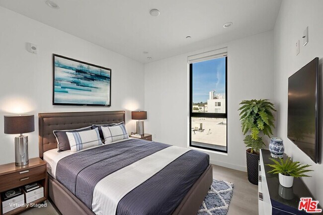 Building Photo - 3755 S Canfield Ave