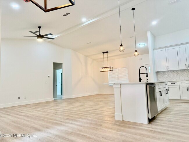 Building Photo - 1135 Fruit Cove Rd