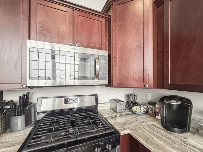 Building Photo - 1421 N 5th St