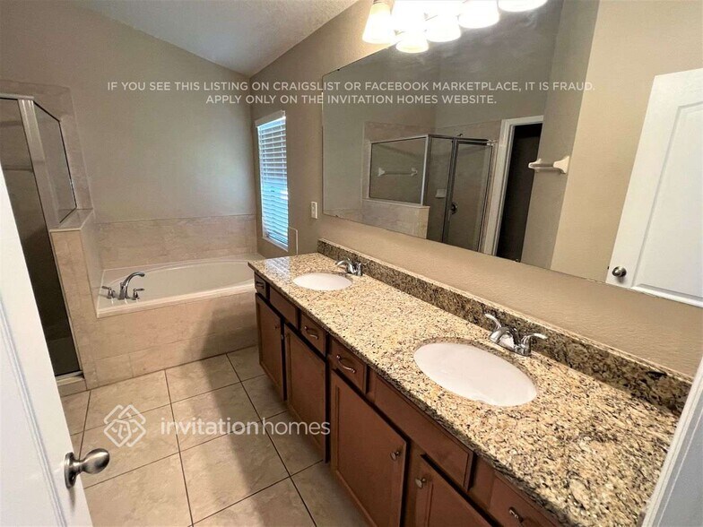 Building Photo - 3619 Briar Run Dr