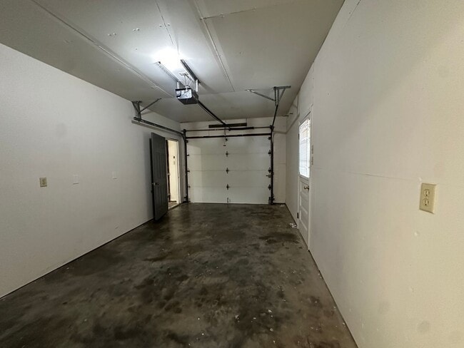 Building Photo - 1308 Minebank Rd