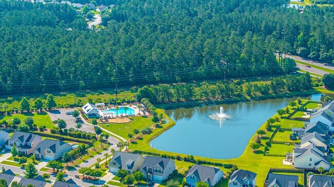 Building Photo - 201 Bigleaf Ct