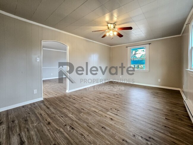 Building Photo - 3206 Belmont Ave