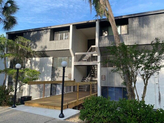 Primary Photo - Beautiful Lakefront Condo!