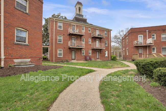 Building Photo - 1301 E Abingdon Dr