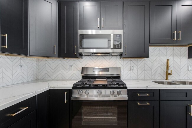 Building Photo - 1329