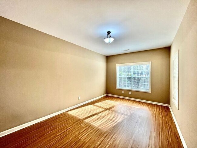 Building Photo - 12821 Doe Dr