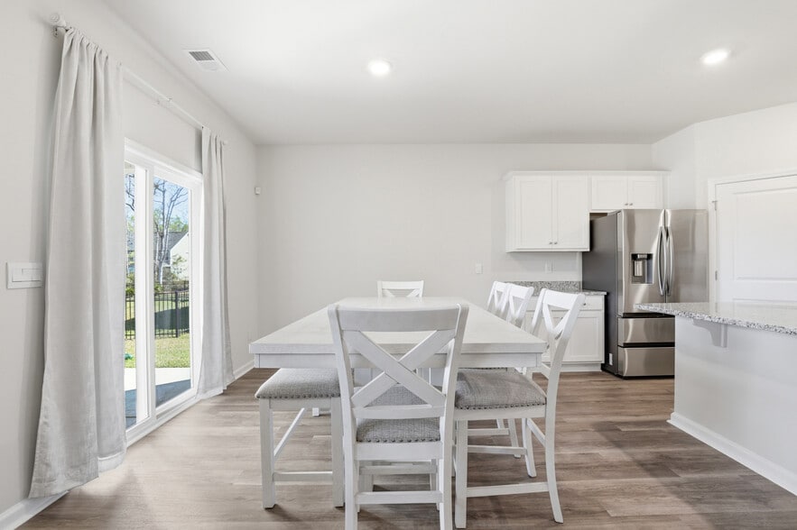 Building Photo - 114 Brooks Dr