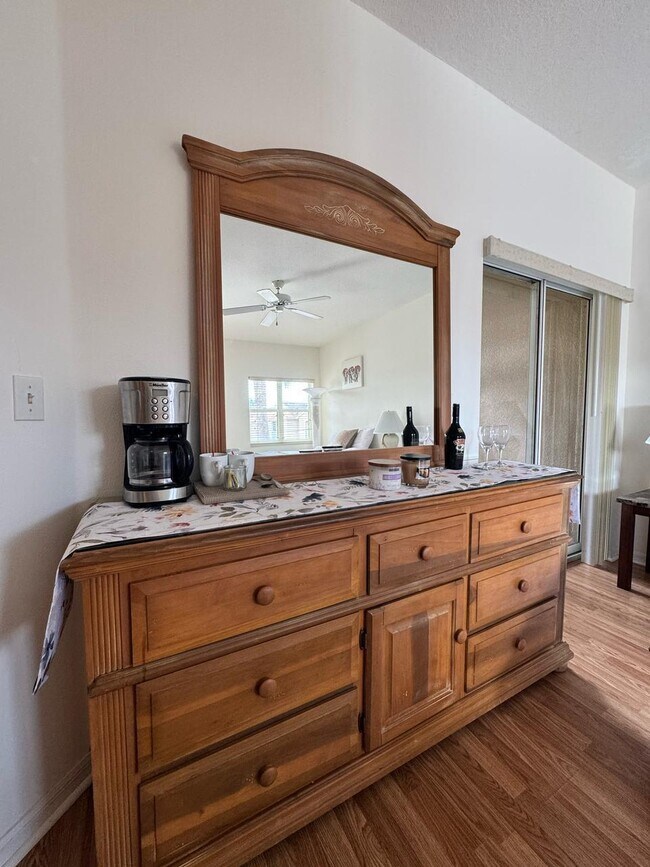 Building Photo - 9922 Perfect Dr
