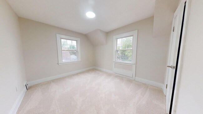 Building Photo - 4955 E 141st St